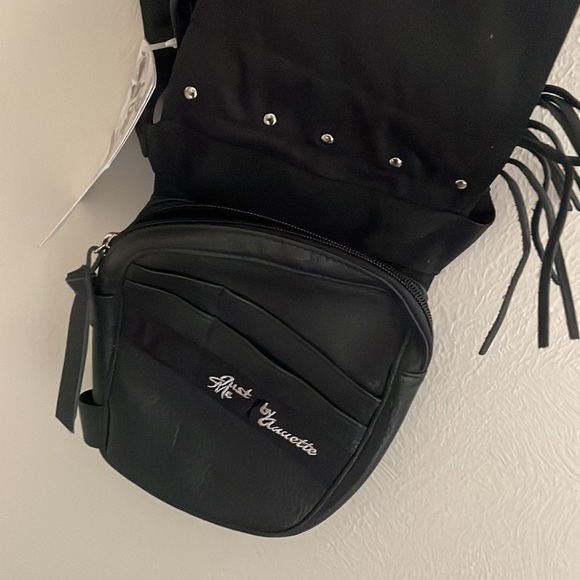 Just Me Genuine Leather crossbody with adjustable strap - Picture 6 of 6